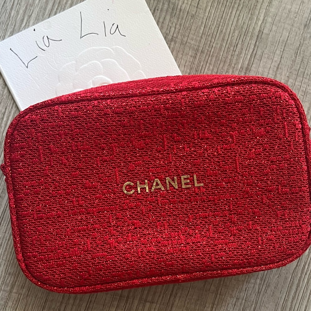 Cosmetic pouch
